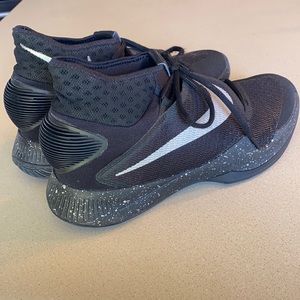 Nike Zoom Hyperrev basketball shoes